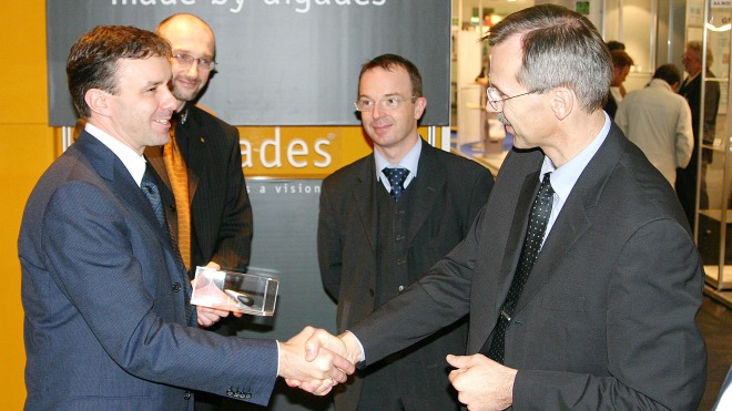 digades und Webasto bei der Übergabe der 500.000sten Telestart Funkfernbedienung digades und Webasto 2005