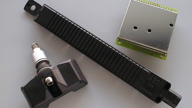 Komponenten für PKW-Reifendruckkontrollsysteme Hochfrequenz-Komponenten für PKW-Reifendruckkontrollsysteme