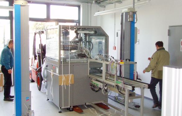 Anlieferung neuer Montagelinie