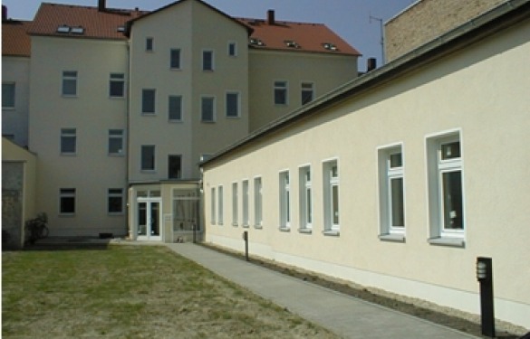 Erste Fertigungshalle eröffnet