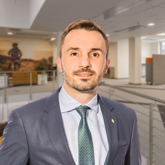 Dr. Ing. Sascha Berger leitet das Familienunternehmen digades gemeinsam mit seinem Vater Dr. Ing. Sascha Berger ist Geschäftsführer des Elektronikspezialisten digades GmbH